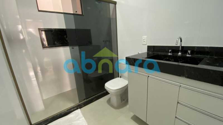 Imagem Apartamento com 2 Quartos à Venda, 63 m² em Copacabana - Rio De Janeiro Imagem Apartamento com 2 Quartos à Venda, 63 m² em Copacabana - Rio De Janeiro