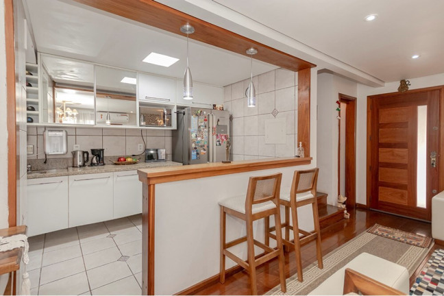 Imagem Casa com 3 Quartos à Venda, 230 m² em Tristeza - Porto Alegre Imagem Casa com 3 Quartos à Venda, 230 m² em Tristeza - Porto Alegre