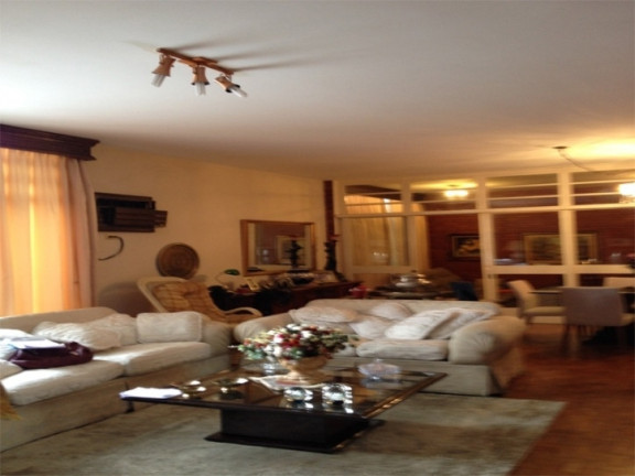 Imagem Casa com 3 Quartos à Venda, 300 m² em Centro - Jacareí