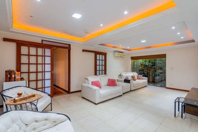 Imagem Casa com 6 Quartos à Venda, 374 m² em Tristeza - Porto Alegre