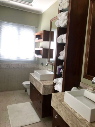 Imagem Casa com 6 Quartos para Alugar ou Temporada, 760 m² em Candelária - Natal