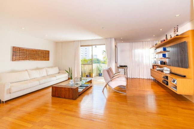 Imóvel com 3 Quartos à Venda, 180 m² em Moema - São Paulo