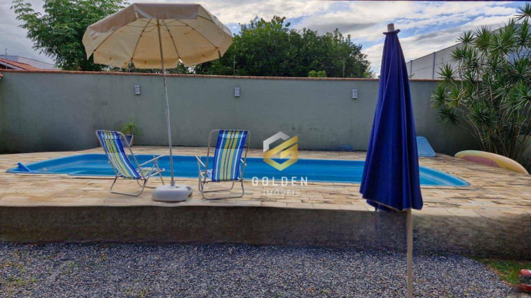 Imagem Casa com 3 Quartos à Venda, 270 m² em Centro - Tijucas