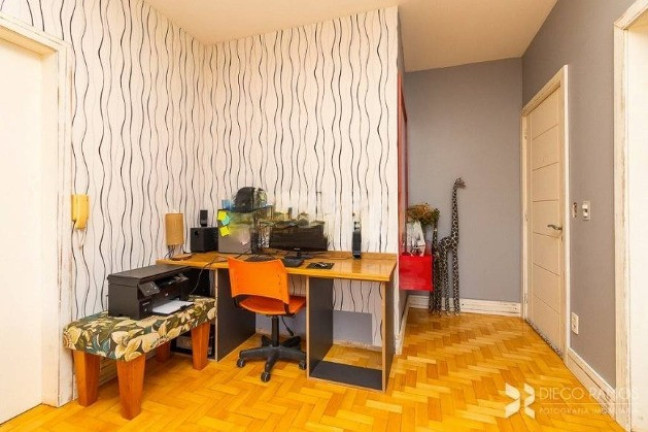 Imagem Imóvel com 3 Quartos à Venda, em Petrópolis - Porto Alegre Imagem Imóvel com 3 Quartos à Venda, em Petrópolis - Porto Alegre