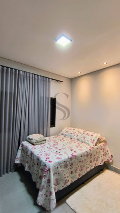 Imagem Casa com 2 Quartos à Venda, 160 m² em Horto Florestal - Sorocaba Imagem Casa com 2 Quartos à Venda, 160 m² em Horto Florestal - Sorocaba