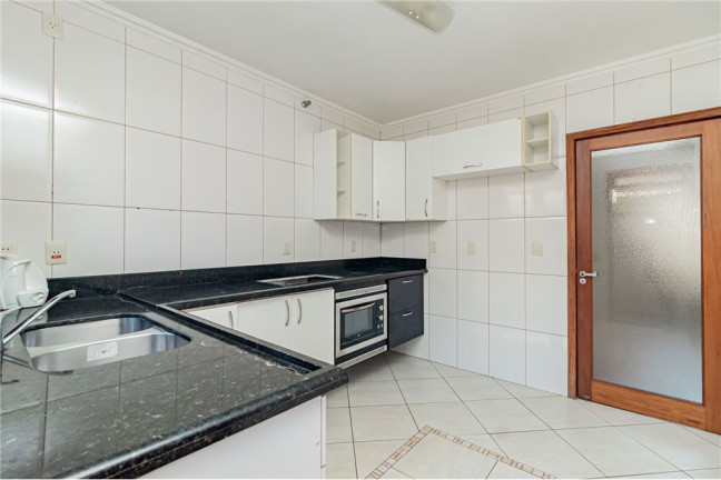 Imagem Casa com 4 Quartos à Venda, em Jardim Itu - Porto Alegre Imagem Casa com 4 Quartos à Venda, em Jardim Itu - Porto Alegre