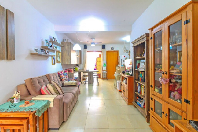 Imagem Casa com 2 Quartos à Venda, 64 m² em Hípica - Porto Alegre