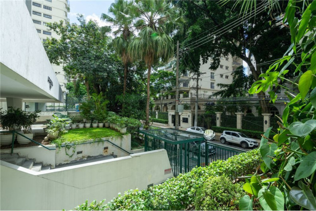 Imagem Apartamento com 3 Quartos à Venda, 130 m² em Itaim Bibi - São Paulo Imagem Apartamento com 3 Quartos à Venda, 130 m² em Itaim Bibi - São Paulo