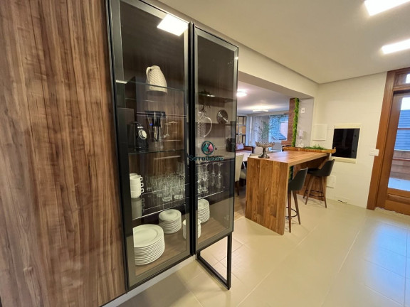 Imagem Apartamento com 4 Quartos à Venda, 310 m² em Centro - Gramado Imagem Apartamento com 4 Quartos à Venda, 310 m² em Centro - Gramado