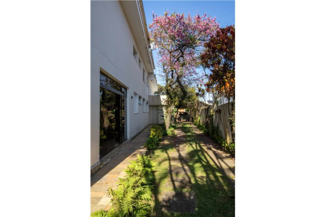 Imagem Casa com 4 Quartos à Venda, 421 m² em Vila Rosália - Guarulhos Imagem Casa com 4 Quartos à Venda, 421 m² em Vila Rosália - Guarulhos