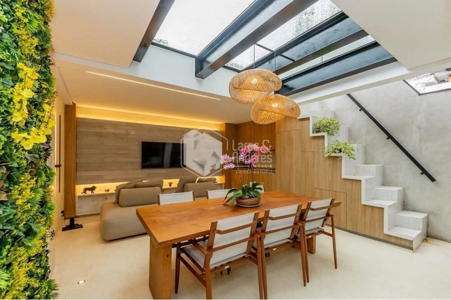 Imagem Casa com 3 Quartos à Venda, 140 m² em Santo Amaro - São Paulo Imagem Casa com 3 Quartos à Venda, 140 m² em Santo Amaro - São Paulo