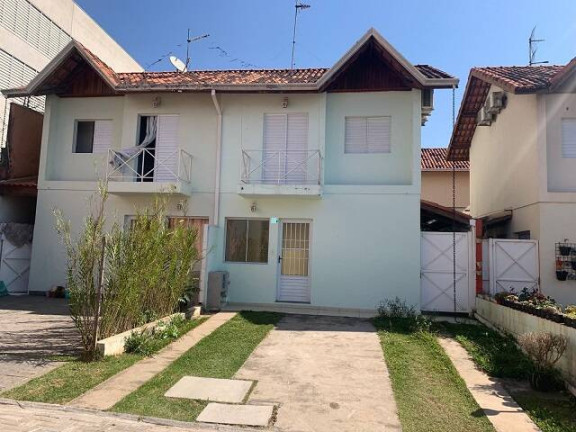 Casa com 2 Quartos para Alugar, 64 m² em Granja Viana - Cotia