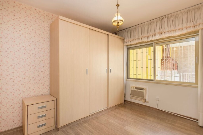 Imagem Casa com 4 Quartos à Venda, 205 m² em Chácara Das Pedras - Porto Alegre Imagem Casa com 4 Quartos à Venda, 205 m² em Chácara Das Pedras - Porto Alegre