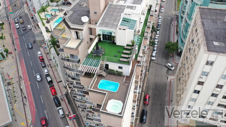 Imagem Apartamento com 4 Quartos para Temporada, 250 m² em Centro - Balneário Camboriú Imagem Apartamento com 4 Quartos para Temporada, 250 m² em Centro - Balneário Camboriú