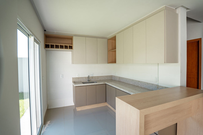 Imagem Casa com 3 Quartos à Venda, 131 m² em Sítios Santa Luzia - Aparecida De Goiânia Imagem Casa com 3 Quartos à Venda, 131 m² em Sítios Santa Luzia - Aparecida De Goiânia