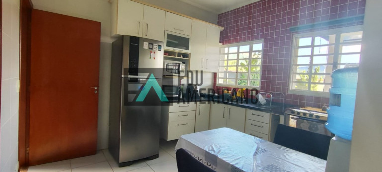 Imagem Casa com 3 Quartos à Venda, 219 m² em Recreio Maristela - Atibaia Imagem Casa com 3 Quartos à Venda, 219 m² em Recreio Maristela - Atibaia