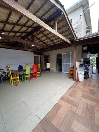 Imagem Casa com 3 Quartos à Venda, 224 m² em Colina De Laranjeiras - Serra