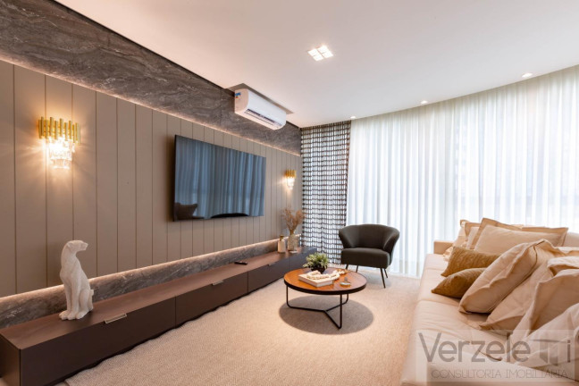 Imagem Apartamento com 4 Quartos à Venda, 131 m² em Centro - Balneário Camboriú Imagem Apartamento com 4 Quartos à Venda, 131 m² em Centro - Balneário Camboriú