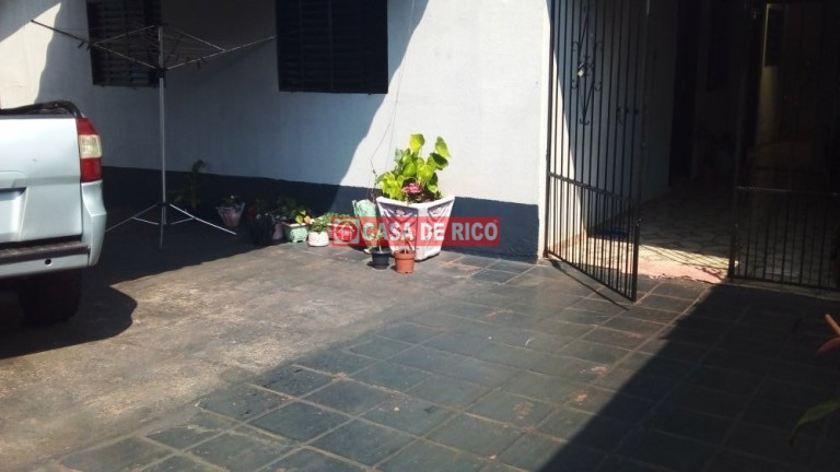 Imagem Casa com 2 Quartos à Venda, 90 m² em Conjunto Habitacional Violim - Londrina