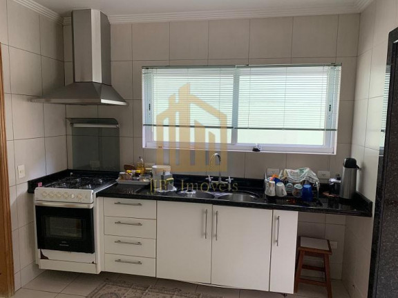 Imagem Casa com 3 Quartos à Venda, 304 m² em Uberaba - Curitiba