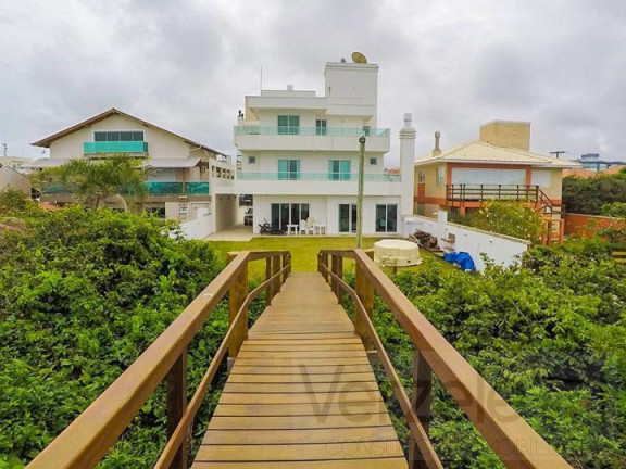 Casa com 6 Quartos à Venda, 500 m² em Mariscal - Bombinhas
