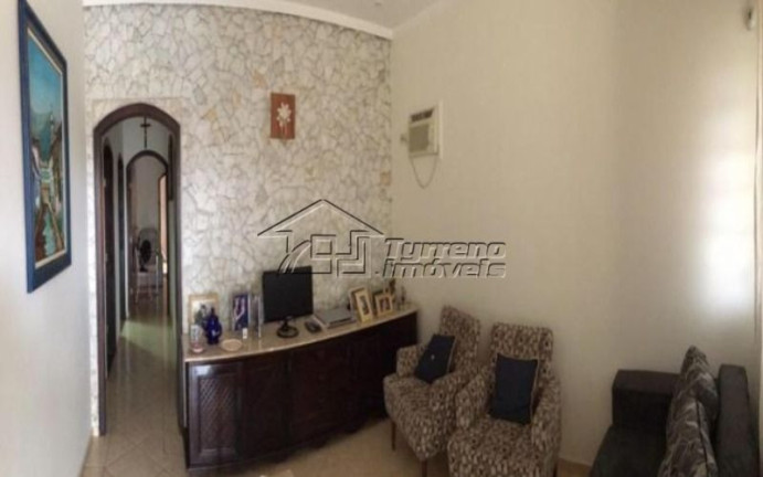 Imagem Casa com 3 Quartos à Venda, 240 m² em Centro - Jacareí Imagem Casa com 3 Quartos à Venda, 240 m² em Centro - Jacareí