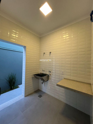 Imagem Casa com 3 Quartos à Venda, 167 m²
