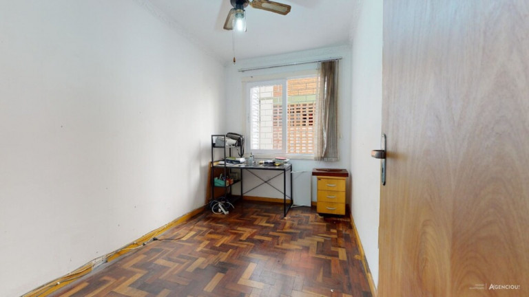 Imagem Imóvel com 3 Quartos à Venda, 80 m² em Medianeira - Porto Alegre Imagem Imóvel com 3 Quartos à Venda, 80 m² em Medianeira - Porto Alegre