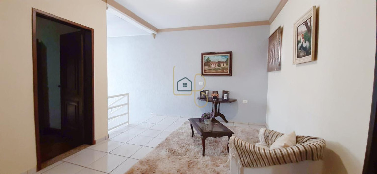 Imagem Casa com 3 Quartos à Venda, 236 m² em Jardim Delta - Londrina