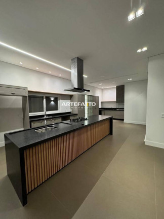 Imagem Casa de Condomínio com 4 Quartos à Venda, 343 m²