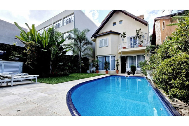 Casa com 4 Quartos à Venda, 395 m² em Alto Da Boa Vista - São Paulo
