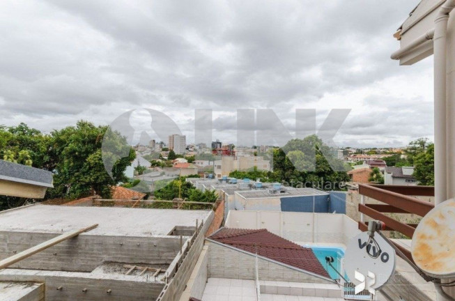 Imagem Casa com 4 Quartos à Venda, 245 m² em Jardim Itu - Porto Alegre Imagem Casa com 4 Quartos à Venda, 245 m² em Jardim Itu - Porto Alegre