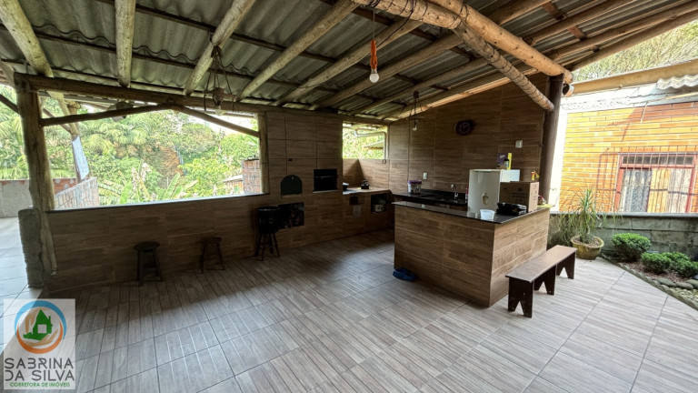 Imagem Casa com 4 Quartos à Venda, 180 m² em Itoupavazinha - Blumenau Imagem Casa com 4 Quartos à Venda, 180 m² em Itoupavazinha - Blumenau