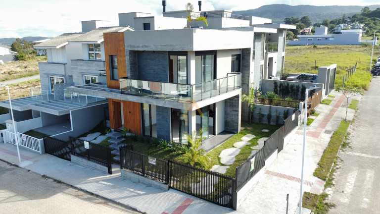 Imagem Imóvel com 3 Quartos à Venda, em Ferraz - Garopaba Imagem Imóvel com 3 Quartos à Venda, em Ferraz - Garopaba