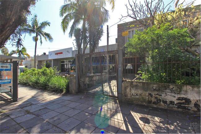 Imagem Casa com 3 Quartos à Venda, 179 m² em Petrópolis - Porto Alegre Imagem Casa com 3 Quartos à Venda, 179 m² em Petrópolis - Porto Alegre