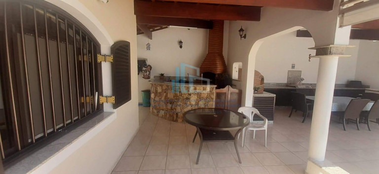 Imagem Casa com 3 Quartos à Venda, 210 m² em Flórida - Praia Grande