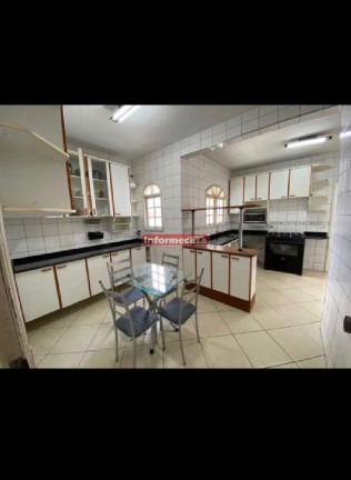 Casa com 3 Quartos à Venda, 300 m² em Austin - Nova Iguaçu