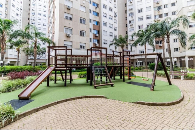 Imagem Imóvel com 3 Quartos à Venda,  em Vila Ipiranga - Porto Alegre