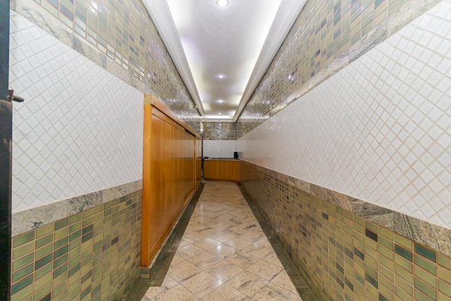 Sala Comercial à Venda, 172 m² em Centro - Curitiba