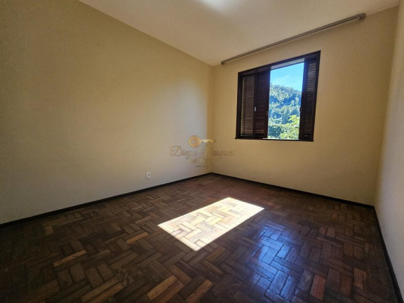 Imagem Casa com 4 Quartos à Venda, 320 m² em Parque Do Ingá - Teresópolis Imagem Casa com 4 Quartos à Venda, 320 m² em Parque Do Ingá - Teresópolis