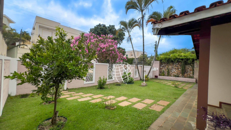 Imagem Casa com 3 Quartos à Venda ou Locação, 302 m² em Jardim Itaperi - Atibaia Imagem Casa com 3 Quartos à Venda ou Locação, 302 m² em Jardim Itaperi - Atibaia