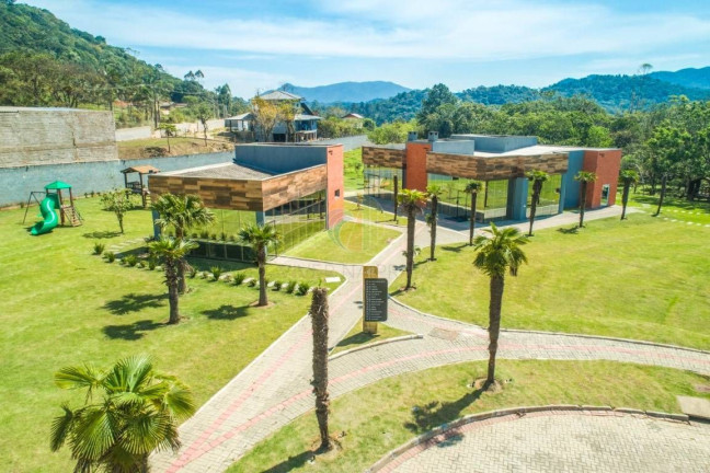 Terreno à Venda,  em Rio Pequeno - Camboriú