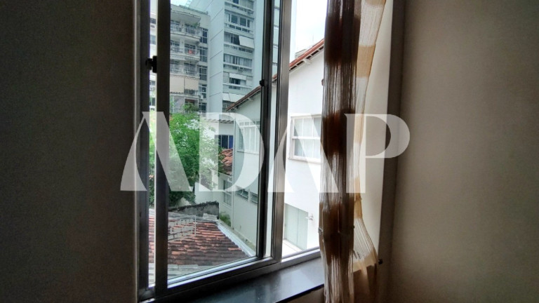 Imagem Imóvel com 3 Quartos à Venda, 99 m² em Lagoa - Rio De Janeiro Imagem Imóvel com 3 Quartos à Venda, 99 m² em Lagoa - Rio De Janeiro