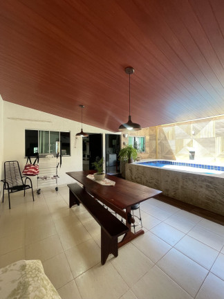 Imagem Casa com 3 Quartos à Venda, 283 m² em Centro - Goianésia