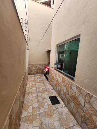Imagem Casa com 3 Quartos à Venda, 140 m² em Cabral - Contagem