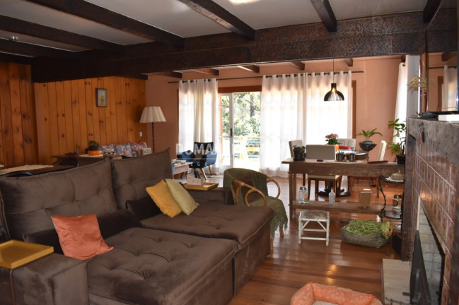 Imagem Casa com 3 Quartos à Venda, 257 m² em Região Da Vila Inglesa - Campos Do Jordão Imagem Casa com 3 Quartos à Venda, 257 m² em Região Da Vila Inglesa - Campos Do Jordão