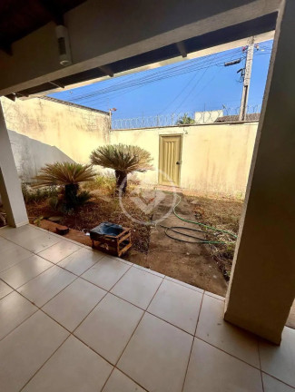 Imagem Casa com 3 Quartos à Venda, 190 m² em Residencial Flamingo - Goiânia Imagem Casa com 3 Quartos à Venda, 190 m² em Residencial Flamingo - Goiânia