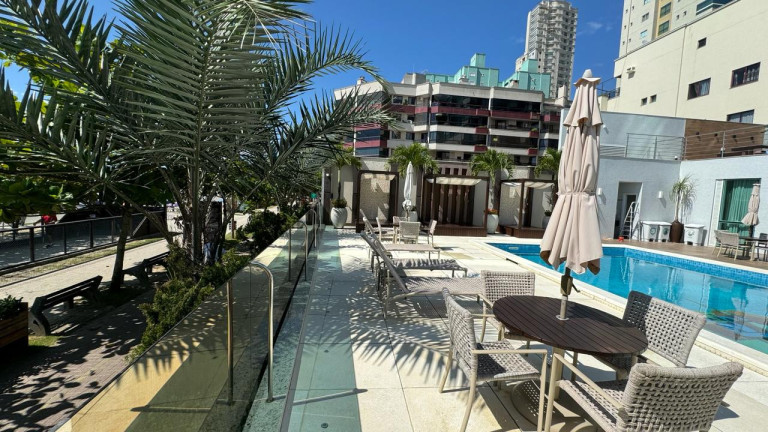 Imagem Apartamento com 4 Quartos à Venda, 185 m² em Meia Praia - Itapema