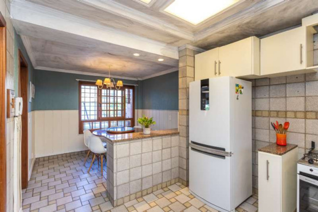 Imagem Casa com 4 Quartos à Venda, 351 m² em Nonoai - Porto Alegre