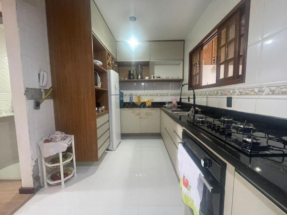 Imagem Casa com 4 Quartos à Venda, 117 m² em Várzea - Teresópolis